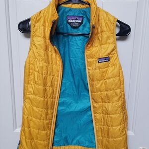 Patagonia Yellow Quilted Vest with Teal Interior